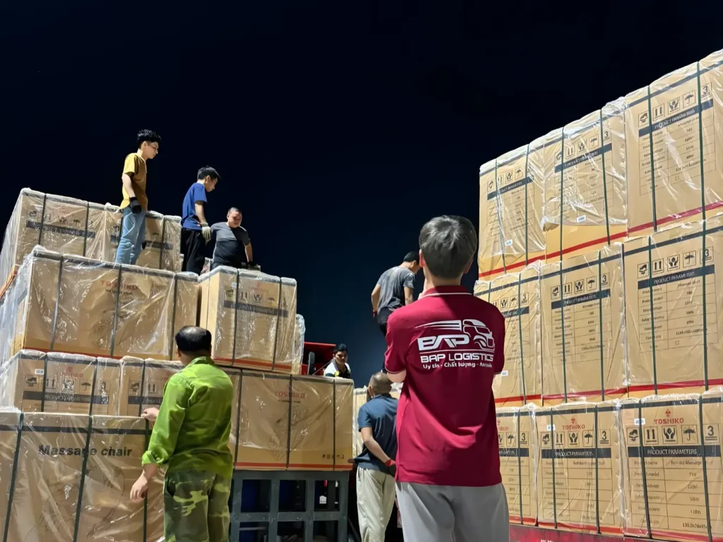 Dịch vụ vận chuyển đường bộ hàng hóa từ kho Bằng Tường về Hà Nội.